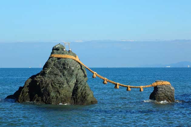 夫婦岩まで歩いて20分